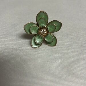 Green flower ring